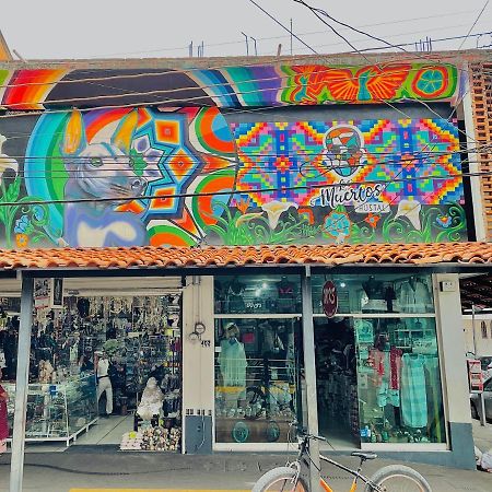 פוארטו ואלארטה Los Muertos Hostal מראה חיצוני תמונה