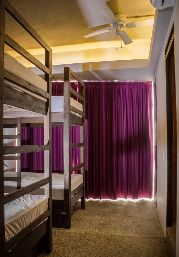 פוארטו ואלארטה Los Muertos Hostal מראה חיצוני תמונה