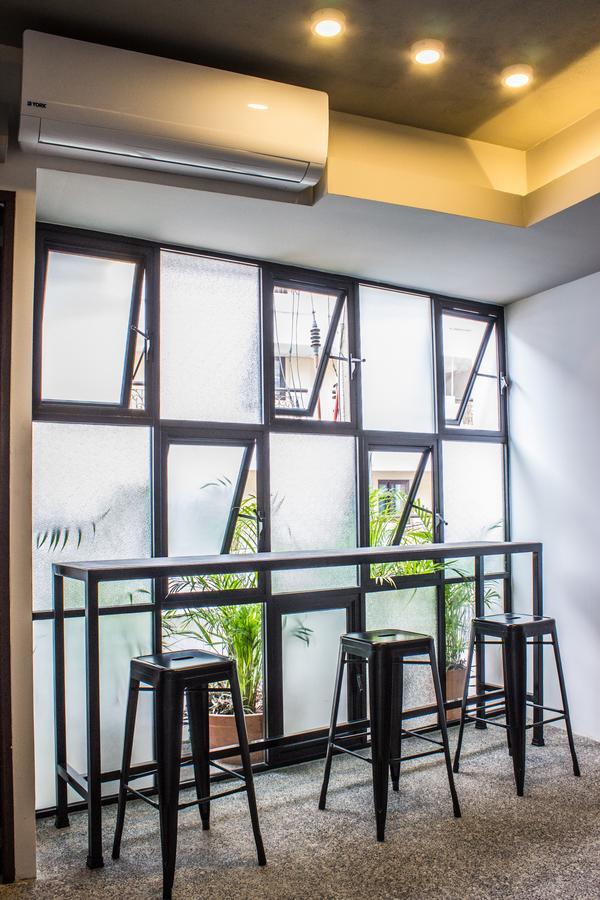 פוארטו ואלארטה Los Muertos Hostal מראה חיצוני תמונה